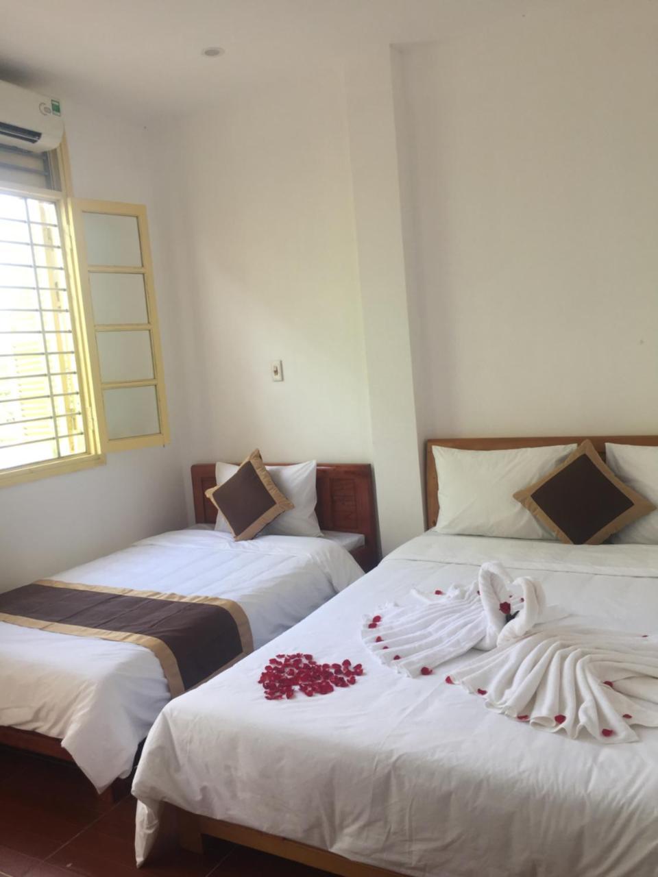 Thanh Huong Hotel Hanoi Bagian luar foto